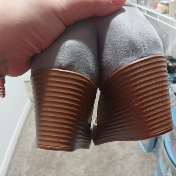 Sandals - Picture 5 of 5